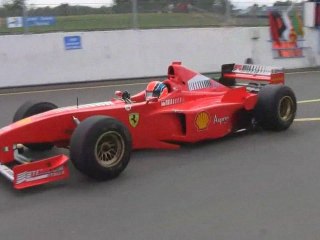 Les paddocks du circuit du Val de Vienne