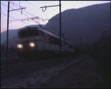 UM de BB 7200 sur un Fret de nuit à Artemare