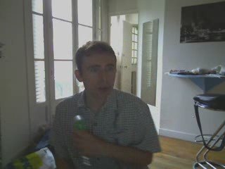 Wiwi égratigne "Cuitas les bananas"