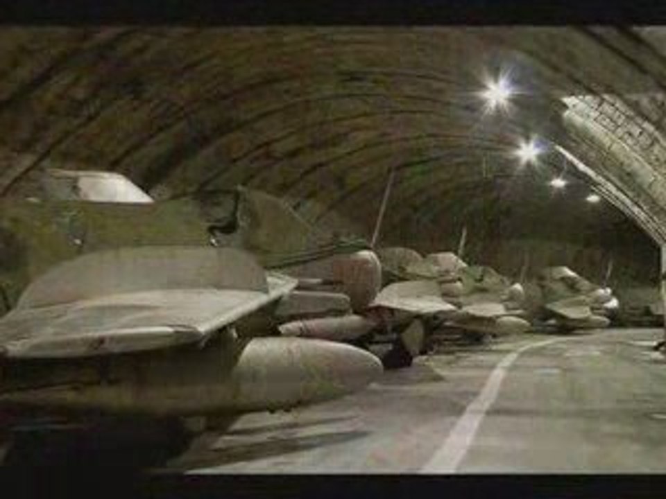 Base souterraine - illuminati