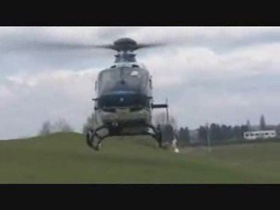 Hélicoptère EC-135