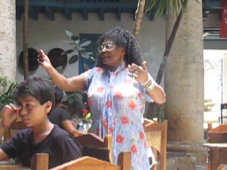 23 Cuba La Havane Chanteuse Bar 3