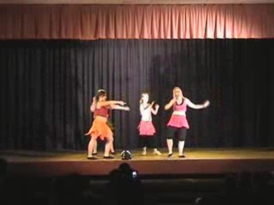 Spectacle des Witch Girls