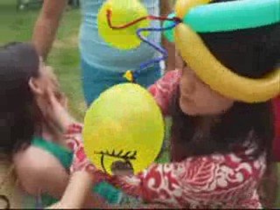 $49/hr BIRD AND BALLOON LADY VANCOUVER PARTY ENTERTAINER