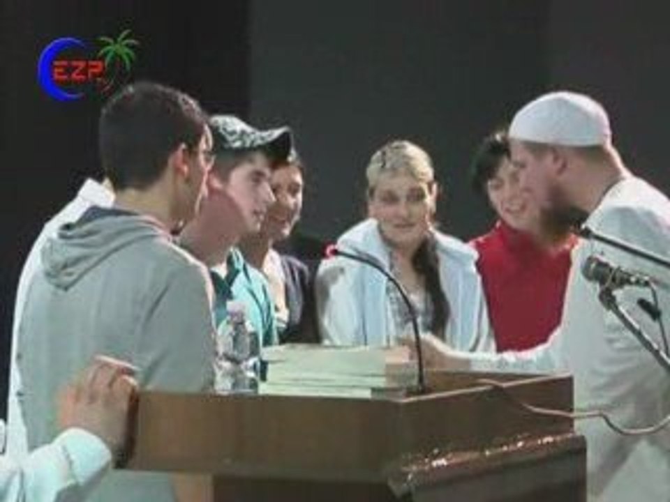 10 genç  Alman hepsi birden müslüman oluyorlar!