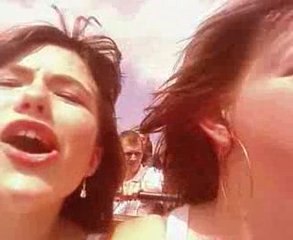 Sandra & Sam dans le train de la mine ^^