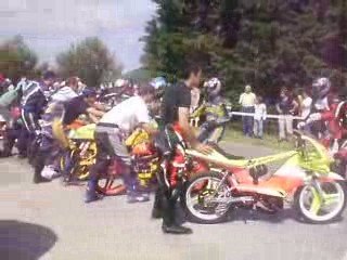 depart de la course de port des barque solex et mob