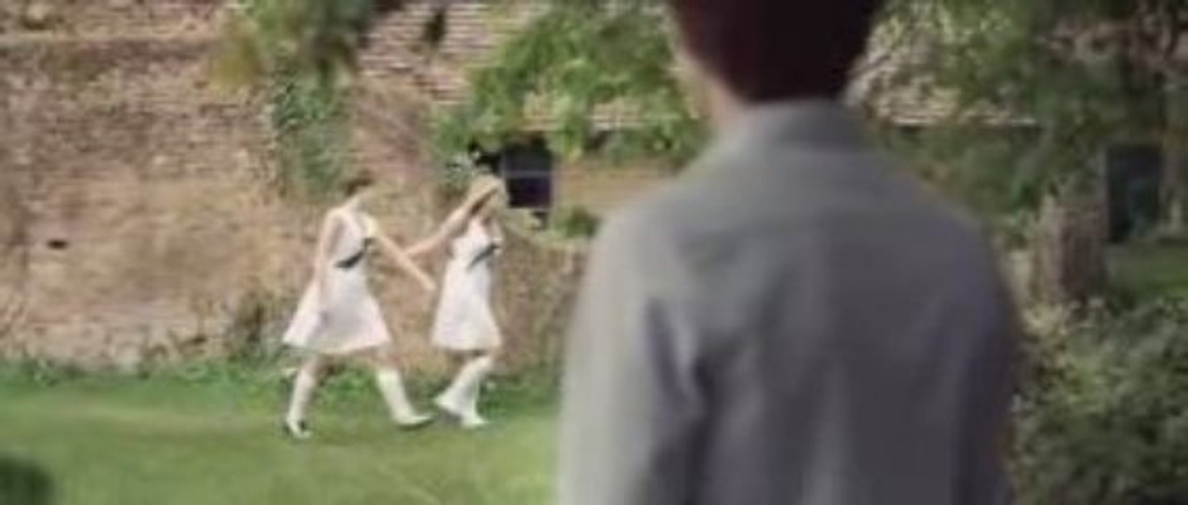 Bombay Bicycle Club - Dust On The Ground