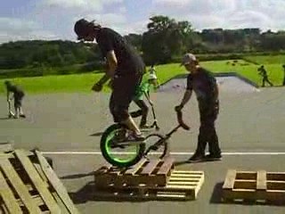 DEMO MONOCYCLE A ROUL'AVENUE