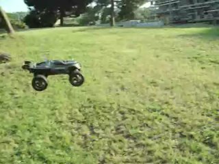 My New Traxxas E-Revo 5605 - Jumps & Wheelies