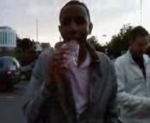 Alex, sa langue et son verre de vodka !