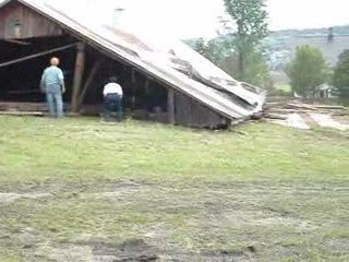 destruction d'une grange au rang des érables 1