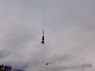 Skok na bungee na Dniach Morza w Szczecinie