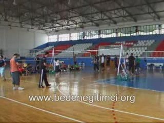 Mini voleybolda alttan servis çalışması 1
