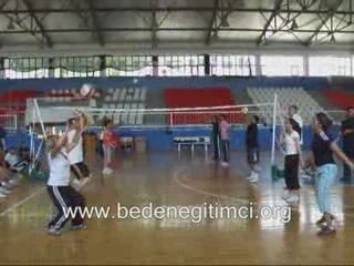 mini voleybolda Parmak pas çalışması