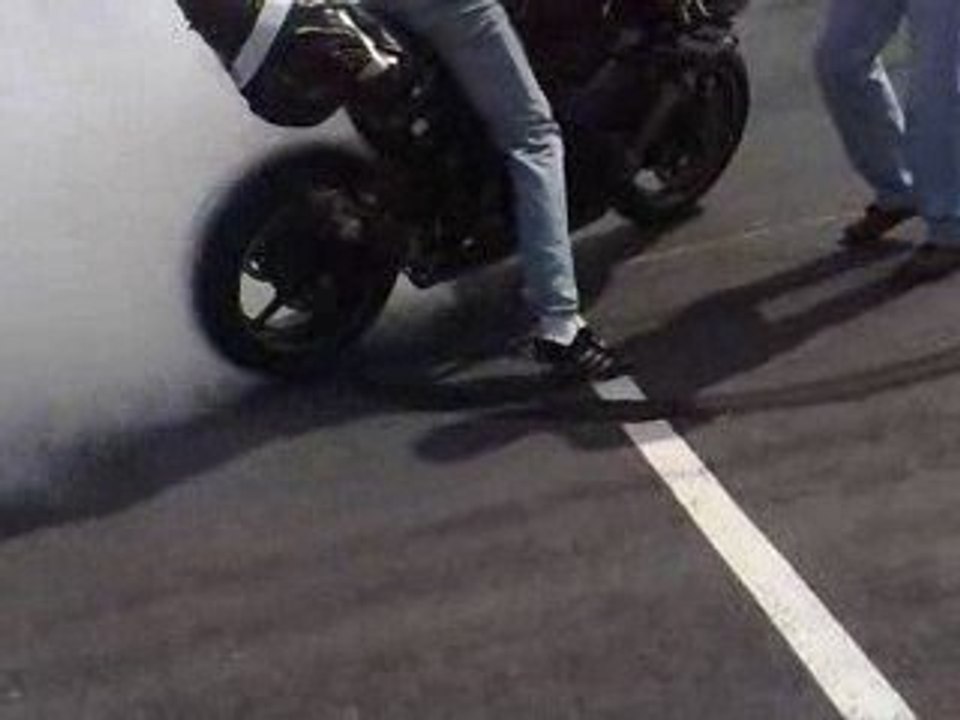 Zx10r burn1