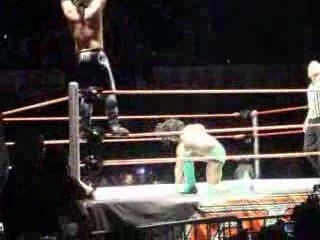 wwe raw nimes kofi kingston matt hardy(2)