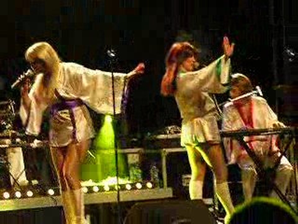 2009_06_13_monville_bootleg-abba_video (6)