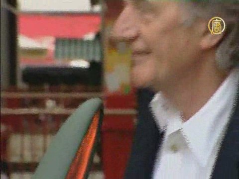 Британский модельер помогает очистить Лондон от мусора