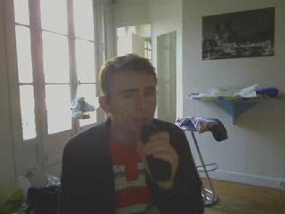 Wiwi égratigne "Follow you follow me"