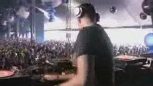 Brennan Heart @ Defqon.1 2009 festival hardstyle ...