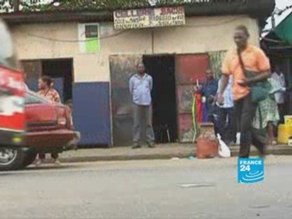 Gabon: des milliers de Gabonais rendent hommage à Bongo