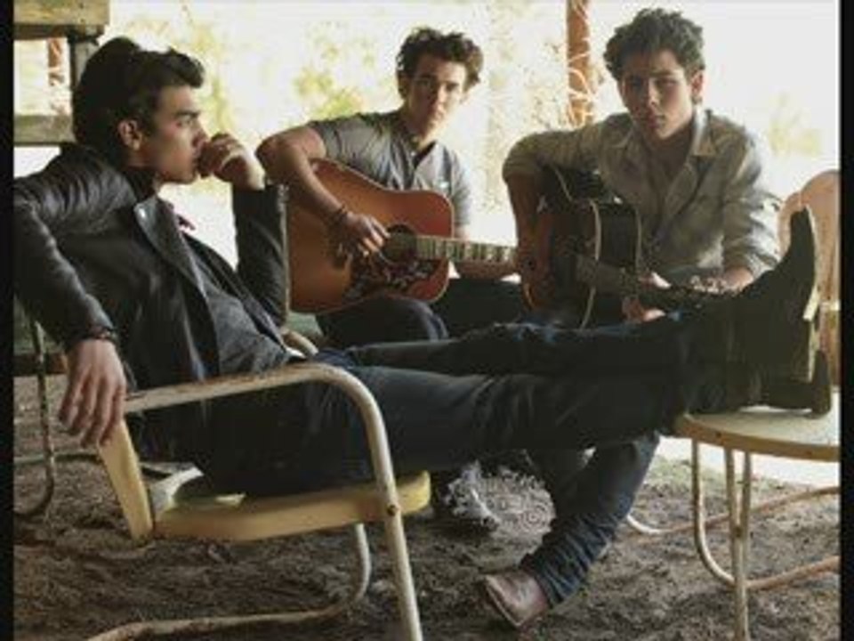 Jonas Brothers - Paranoid  Remix (Soul Seekerz)