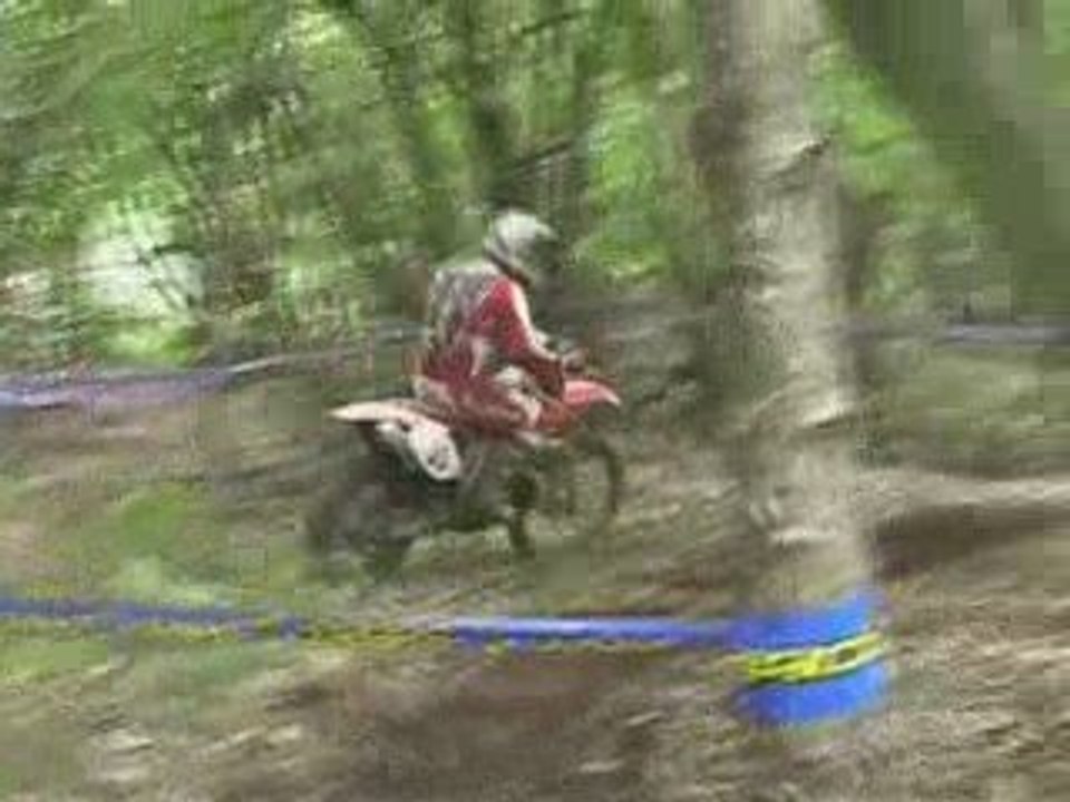 Passage en sous bois Endurance Boisse Penchot 14.06.09_0001