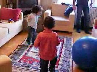 Sanyo26 089-can ile dans 2