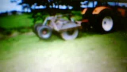 le tracteur renault et le rouleau