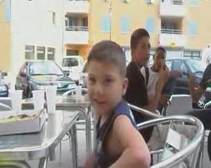 street bench-hamza-