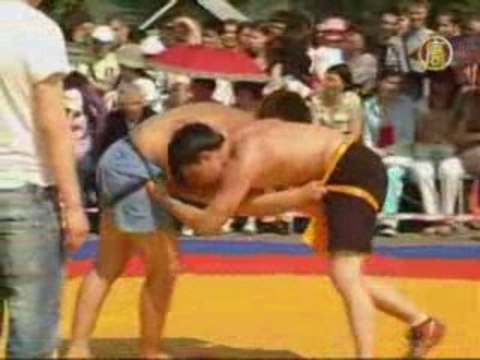 Праздник солнечной Бурятии проходит в Петербурге