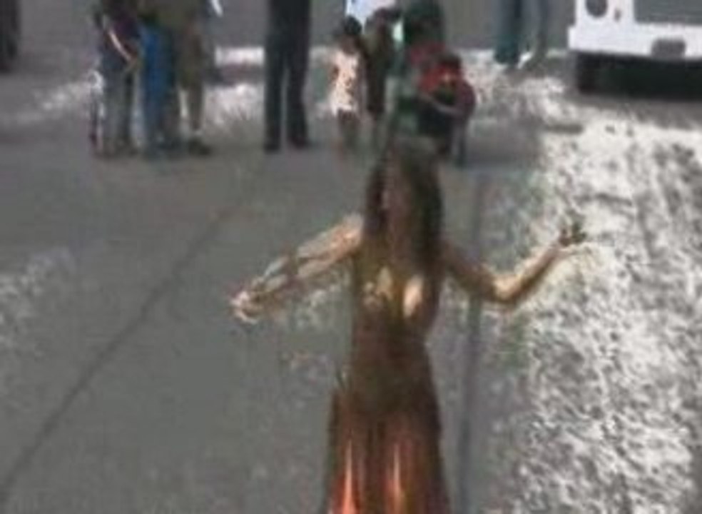 Greatguyaaa-Dance: Belly Dance in the Canadian Streets