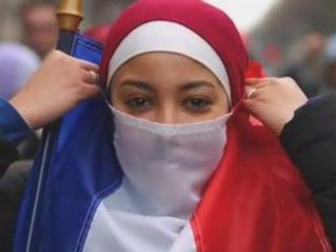 TOUCHE PAS A MON VOILE