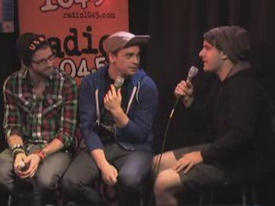 Interview @ Radio 104.5 [Philadelphia, 06.11.09]