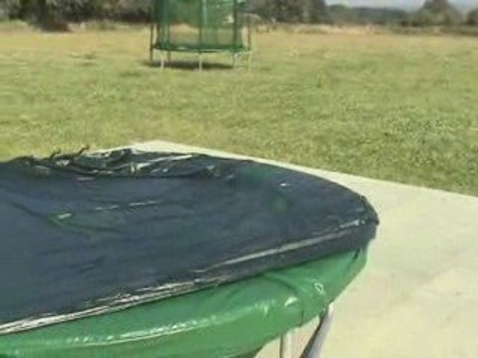 Petit trampoline 2m50 avec bache