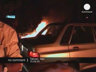 Heurts entre manifestants pro Mosavi et la police Iranienne