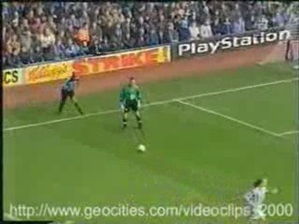 Il faut toujours surveiller ses arrières au foot