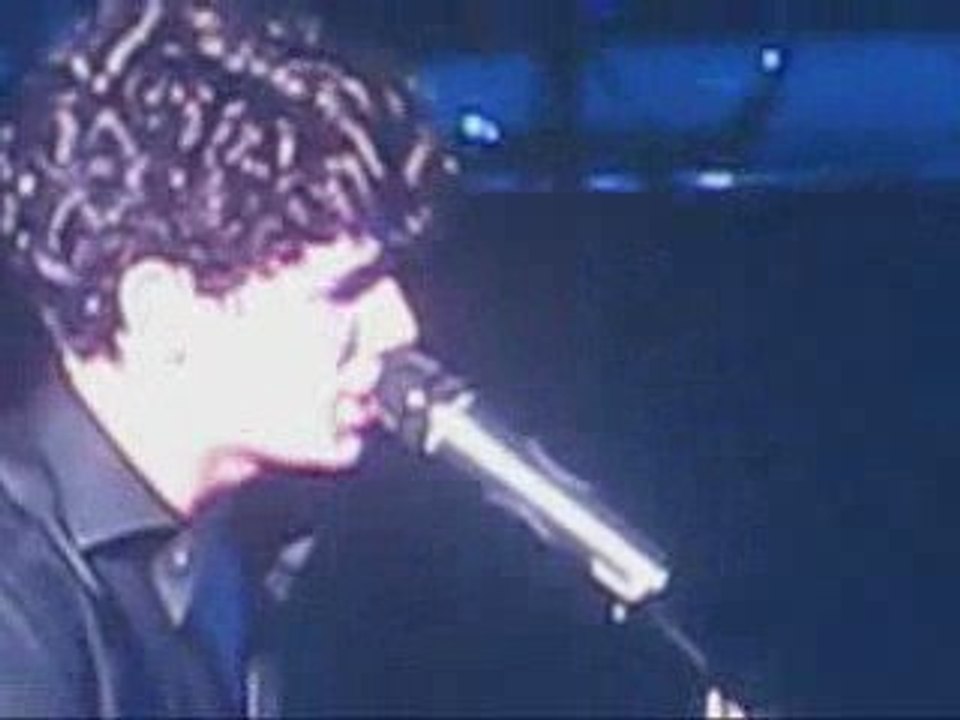 A LITTLE BIT LONGER JONAS BROTHERS