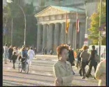 BERLIN Ost und West Berliner Mauer