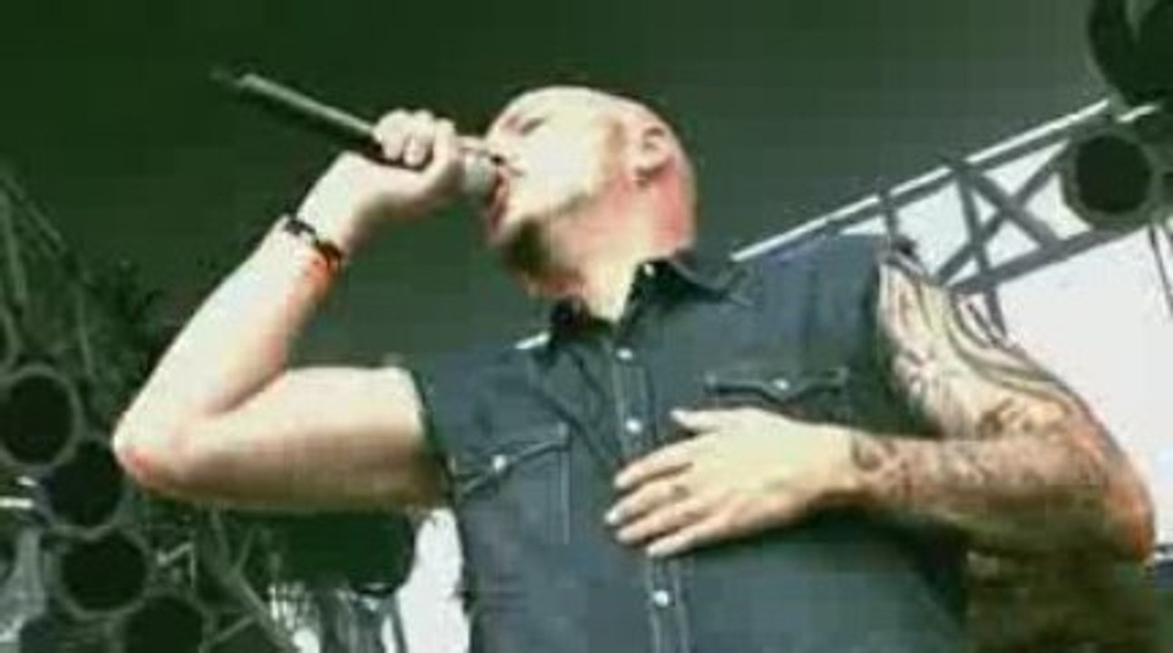 Soilwork - Stabbing The Drama (live)