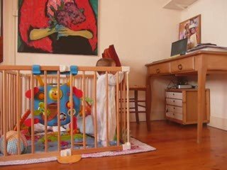 Louise debout dans parc juin 2009