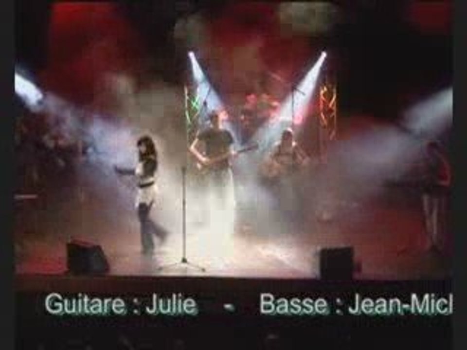 Spectacle EMDM - Big black horse and the cherry tree