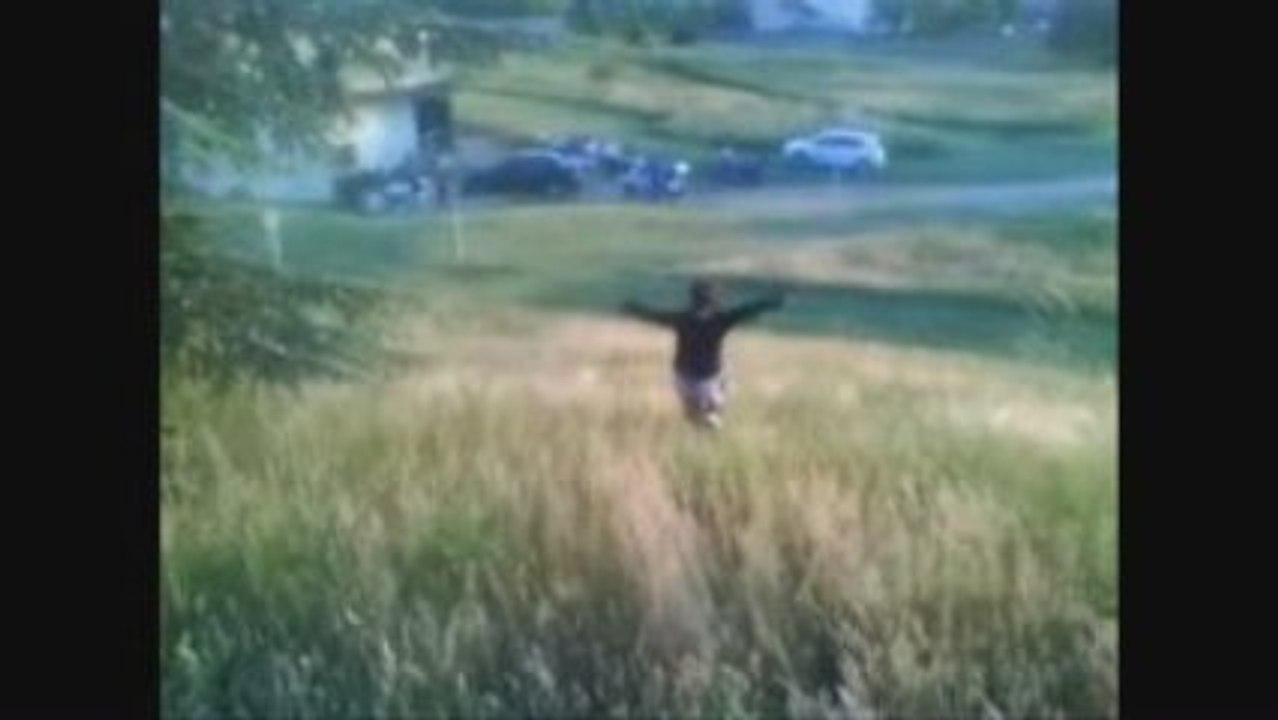 la petite mimi dans la prairie