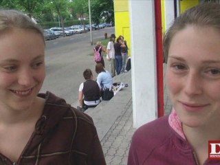 Des terminales de Camille-Sée après l'épreuve philo au bac