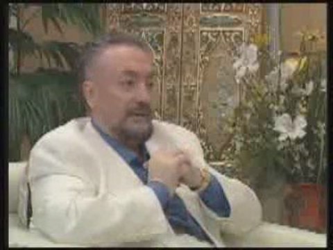 PEYGAMBER EFENDİMİZ (S.A.V.) MEHDİ (A.S)'I ÇOK SEVİYOR