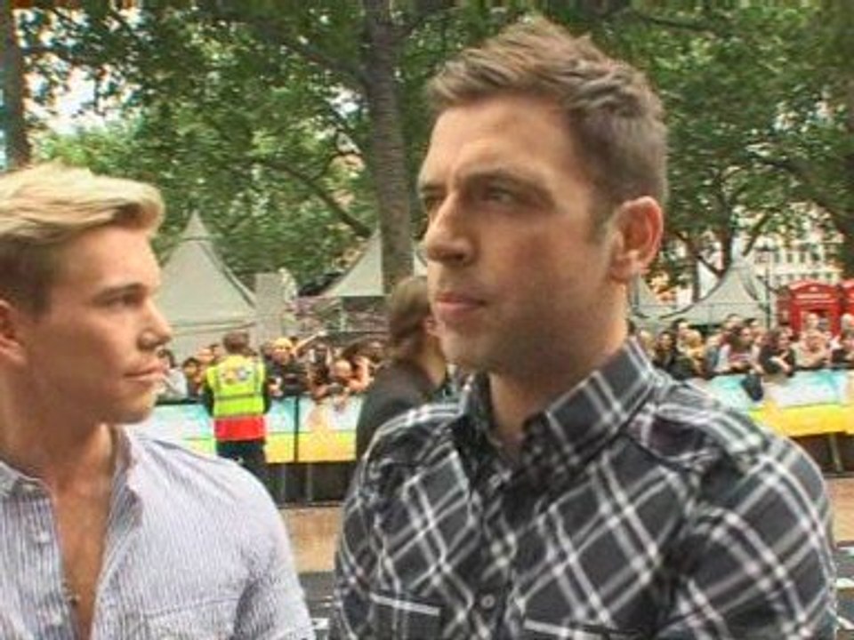 Boyzone perform to half empty venue