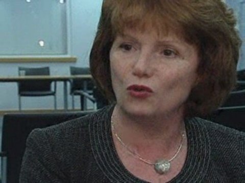 Hazel Blears survives vote of no confidence