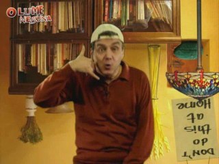 O Lume Nebuna 3, Telefoane de la morti