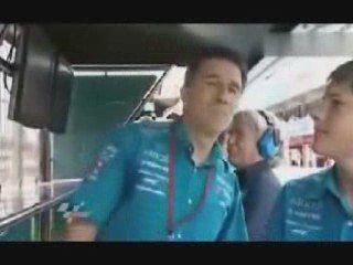 piloto comemora antes da hora  e perde a corrida